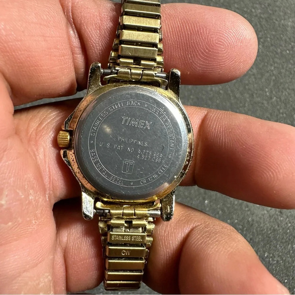 Carriage Indiglo Date Just Ladies Quartz Watch Gold Tone Stretch Band Working - Picture 8 of 10